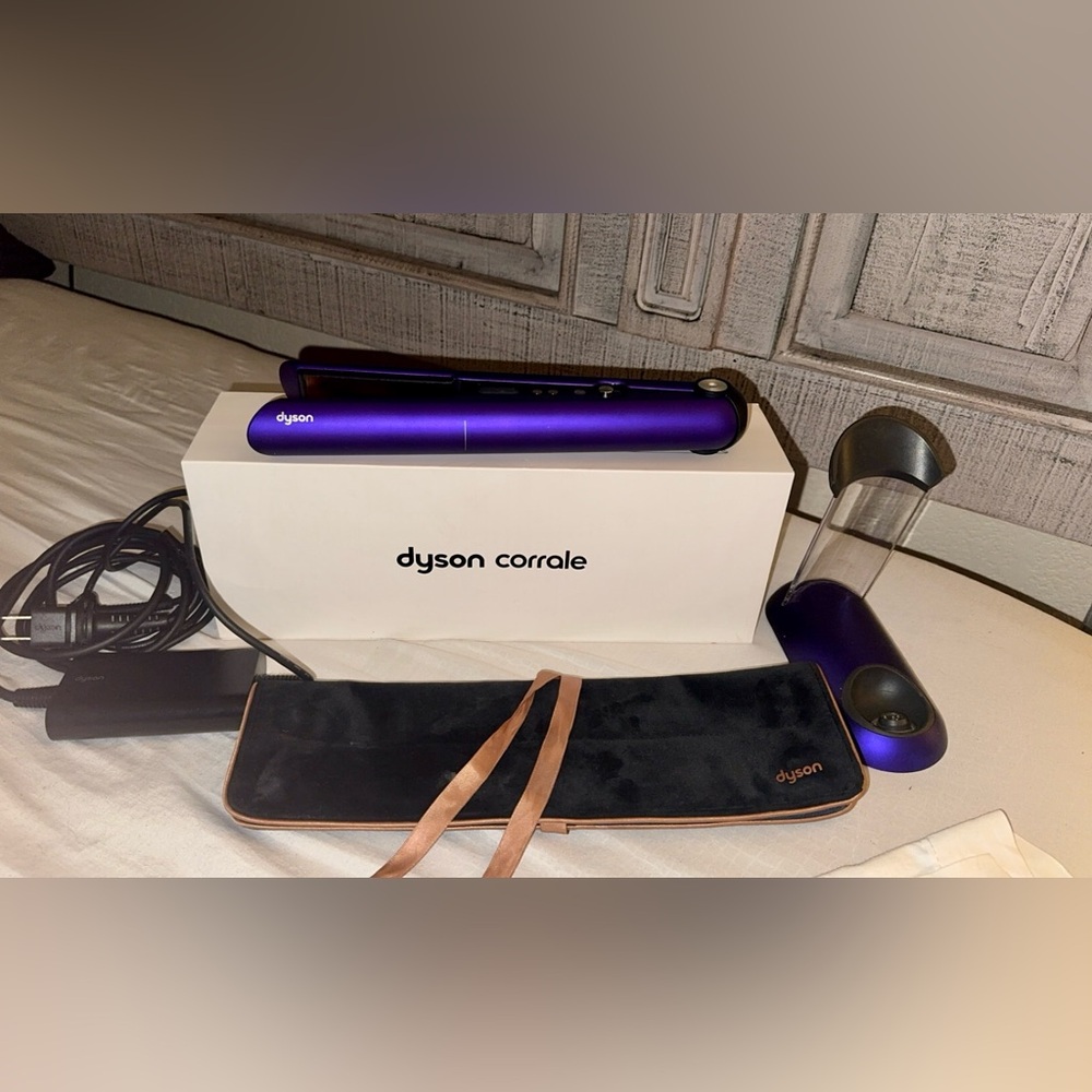 Dyson Corrale hair straightener in new condition